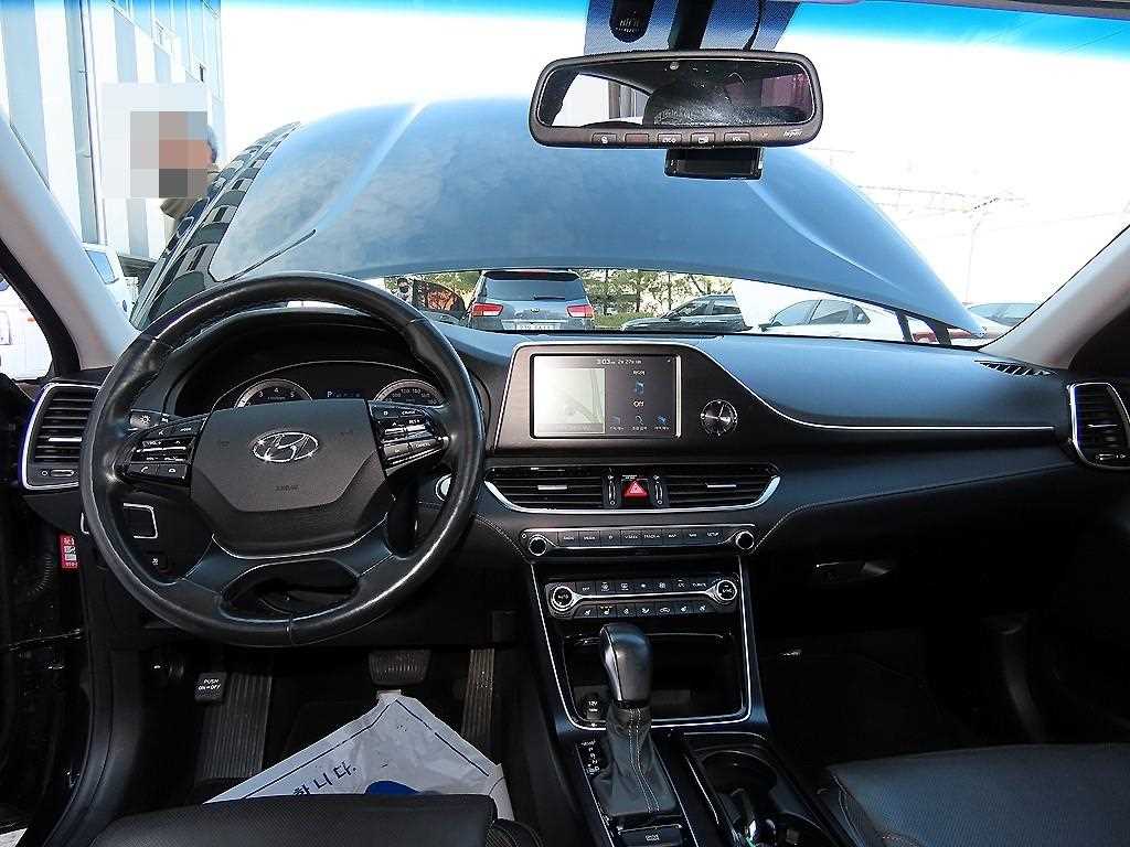 HYUNDAI Grandeur - Vista 7