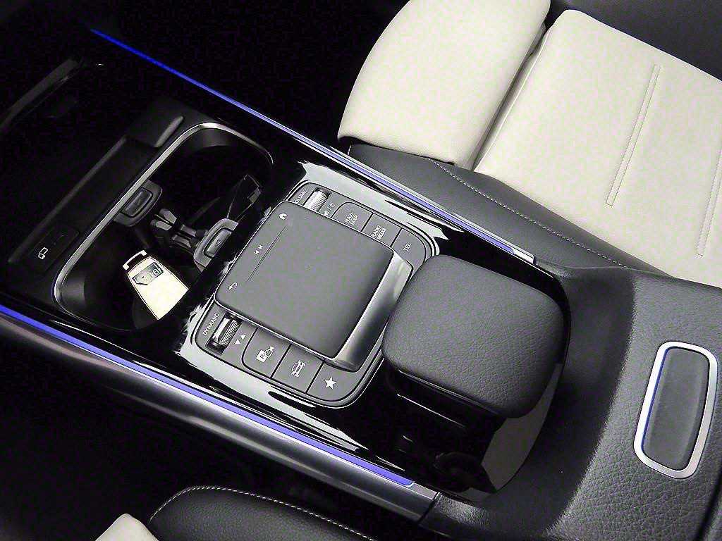 Mercedes Benz GLA Class - Vista 11