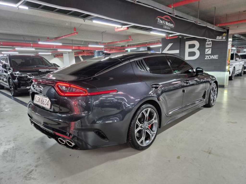 KIA Stinger - Vista 3