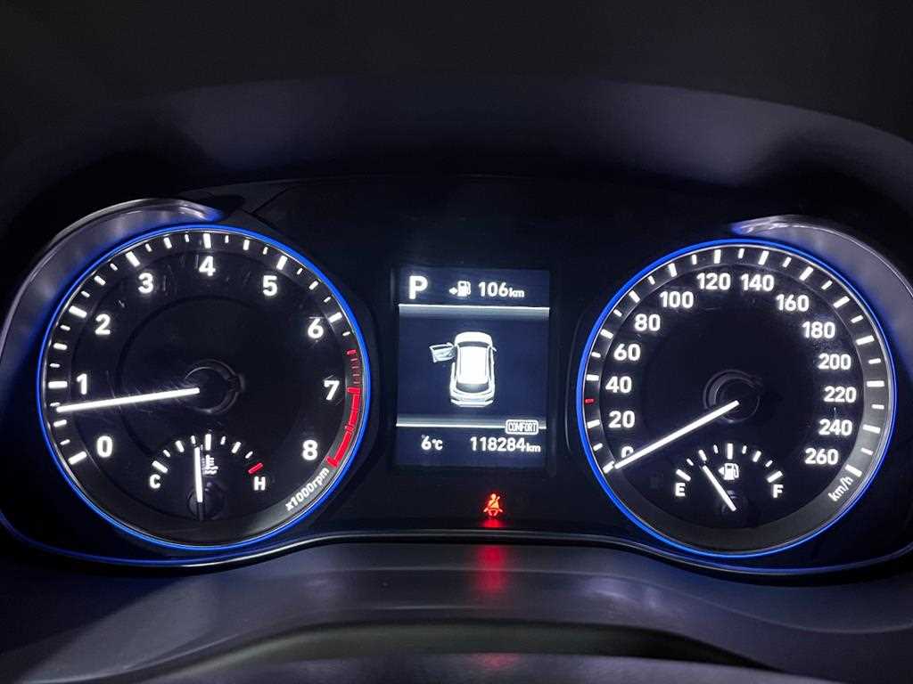 HYUNDAI Kona - Vista 12