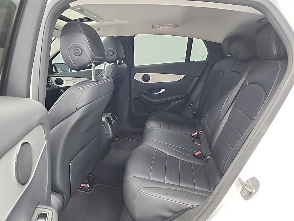 Mercedes Benz GLC Class - Vista 12