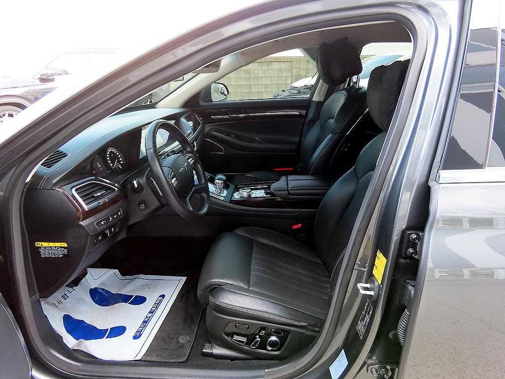 Genesis G90 - Vista 5