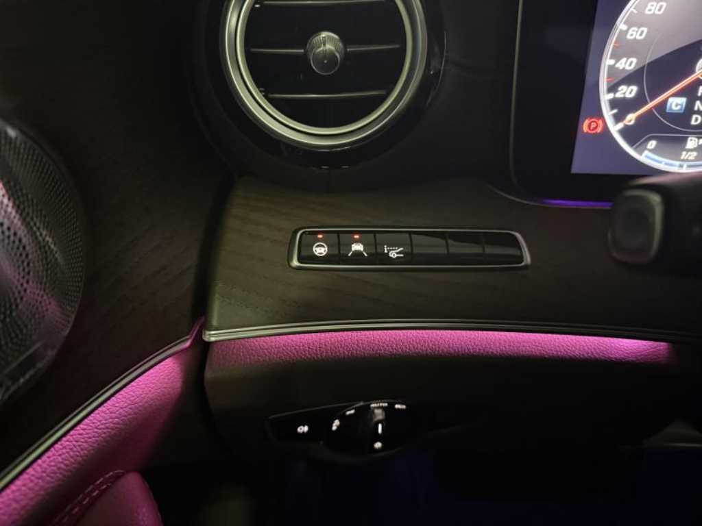 Mercedes Benz E class - Vista 10