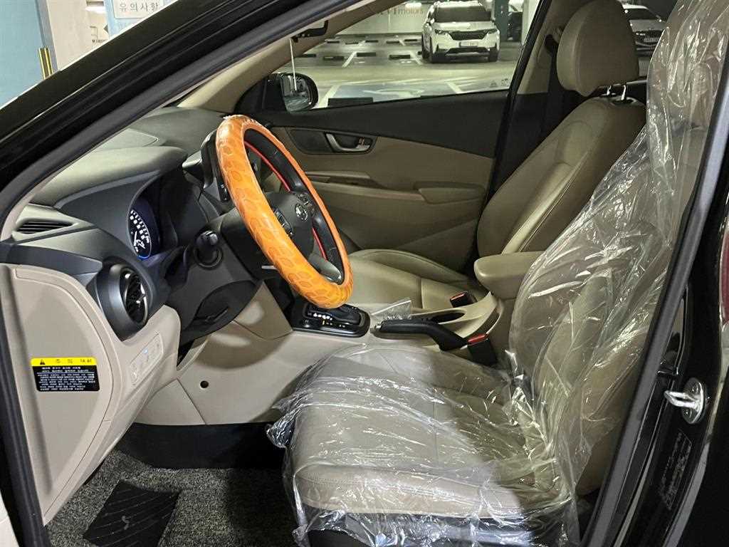 HYUNDAI Kona - Vista 6