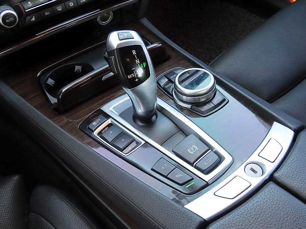 BMW 7 Series - Vista 11