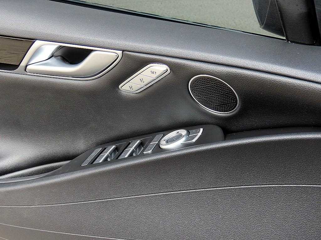 Genesis G80 - Vista 11