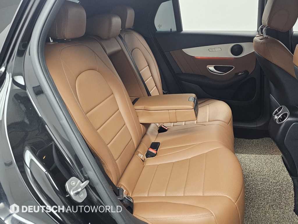 Mercedes Benz GLC Class - Vista 12