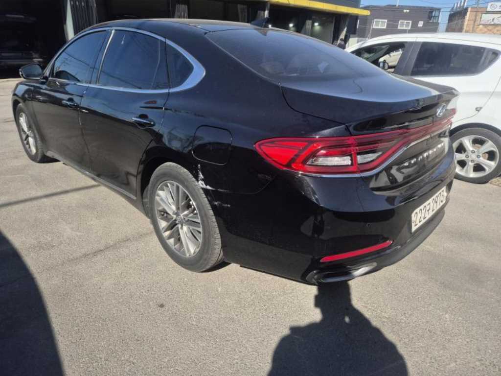 HYUNDAI Grandeur - Vista 4