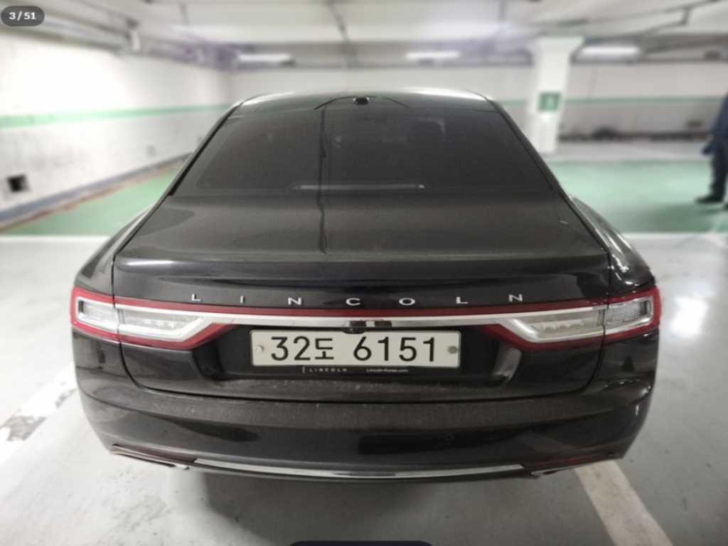 Lincoln Continental - Vista 3