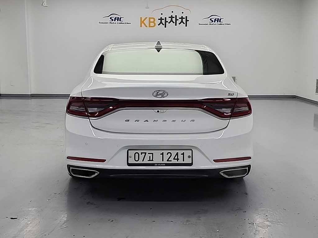 HYUNDAI Grandeur - Vista 3