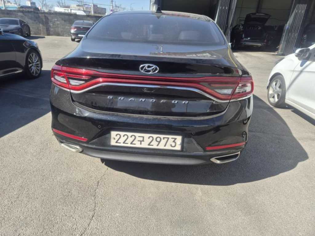 HYUNDAI Grandeur - Vista 3