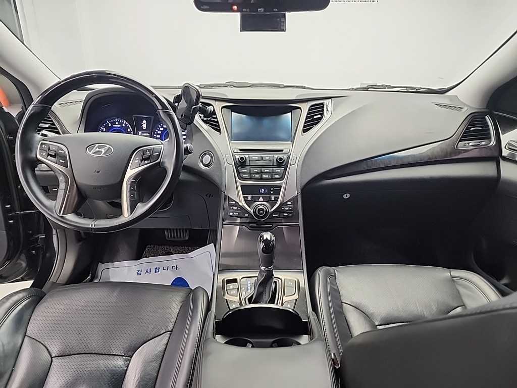HYUNDAI Grandeur - Vista 7