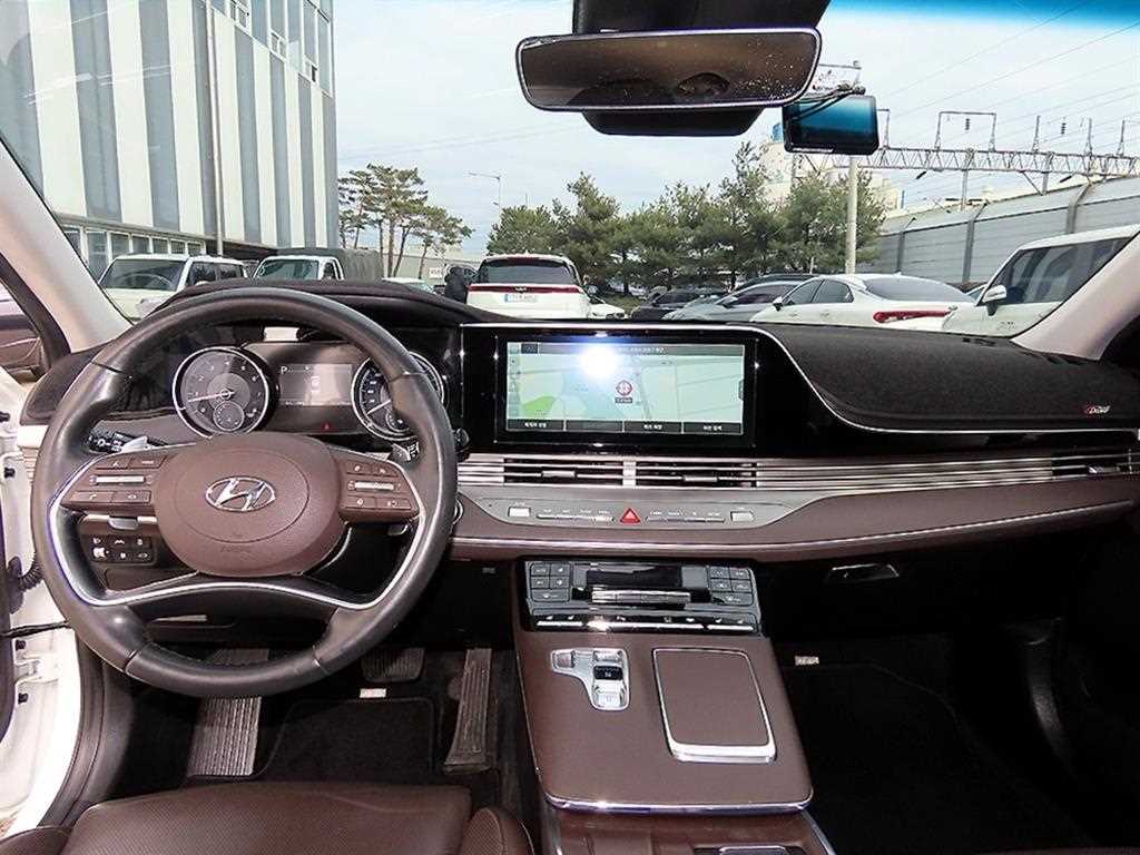 HYUNDAI Grandeur - Vista 7