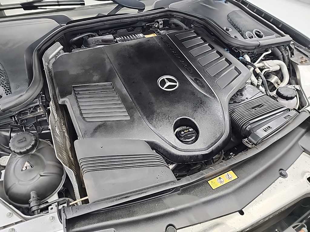 Mercedes Benz E class - Vista 6