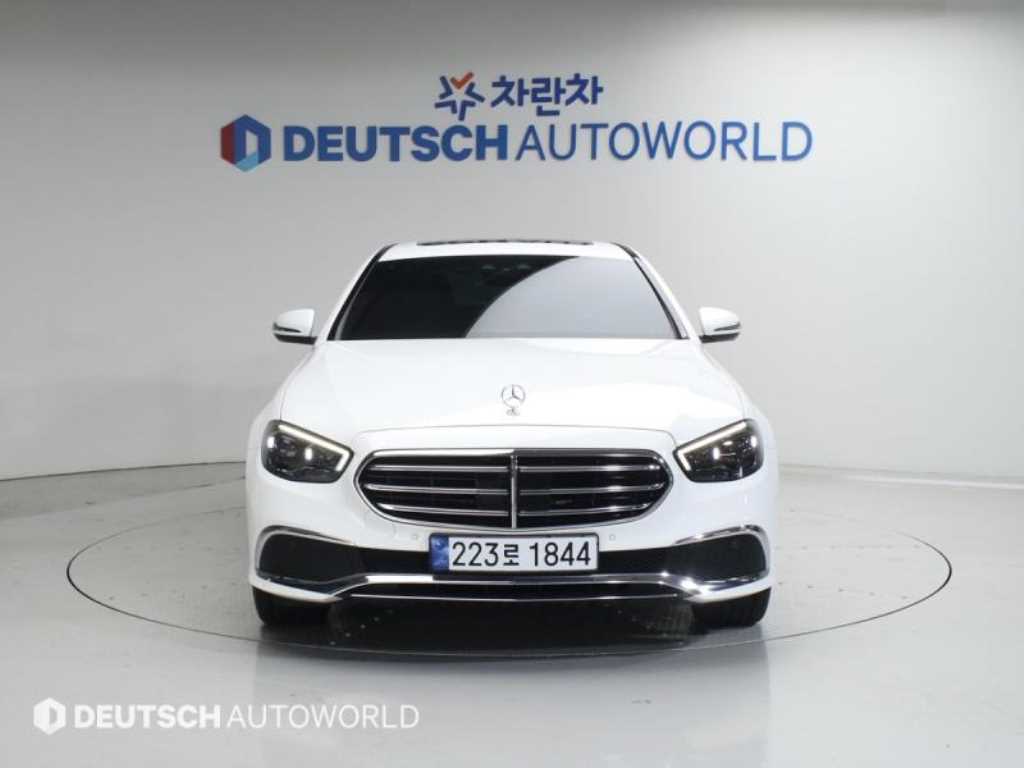 Mercedes Benz E class - Vista 3