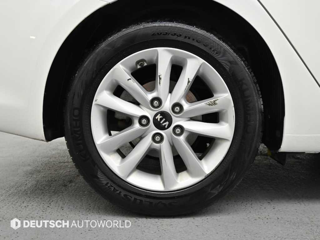 KIA K3 - Vista 5