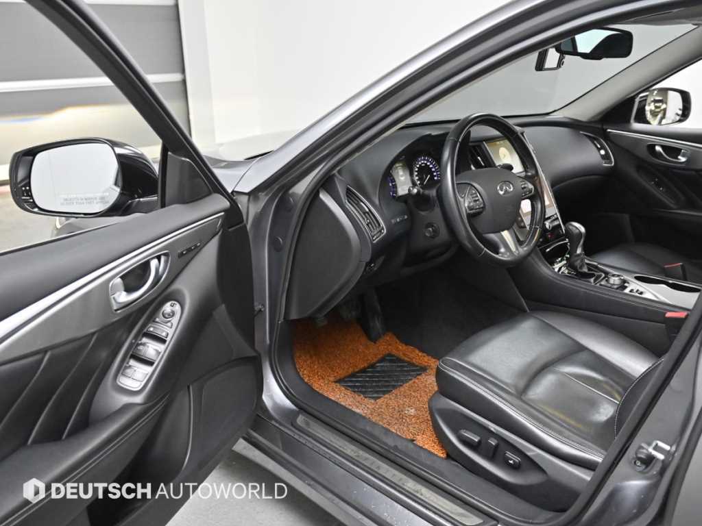 Infiniti Q - Vista 11