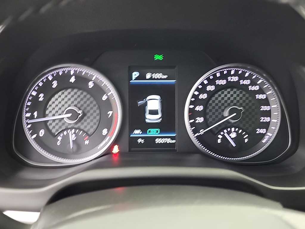 HYUNDAI Avante - Vista 6