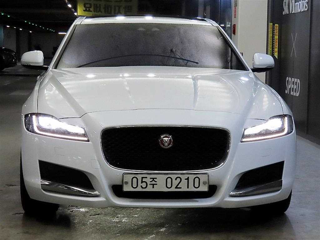 Jaguar XF - Vista 2