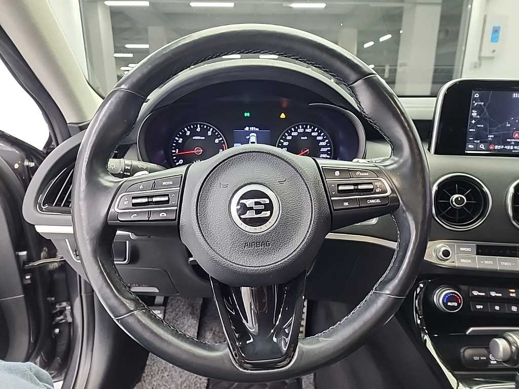 KIA Stinger - Vista 9