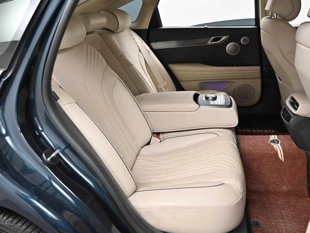 Genesis G80 - Vista 12