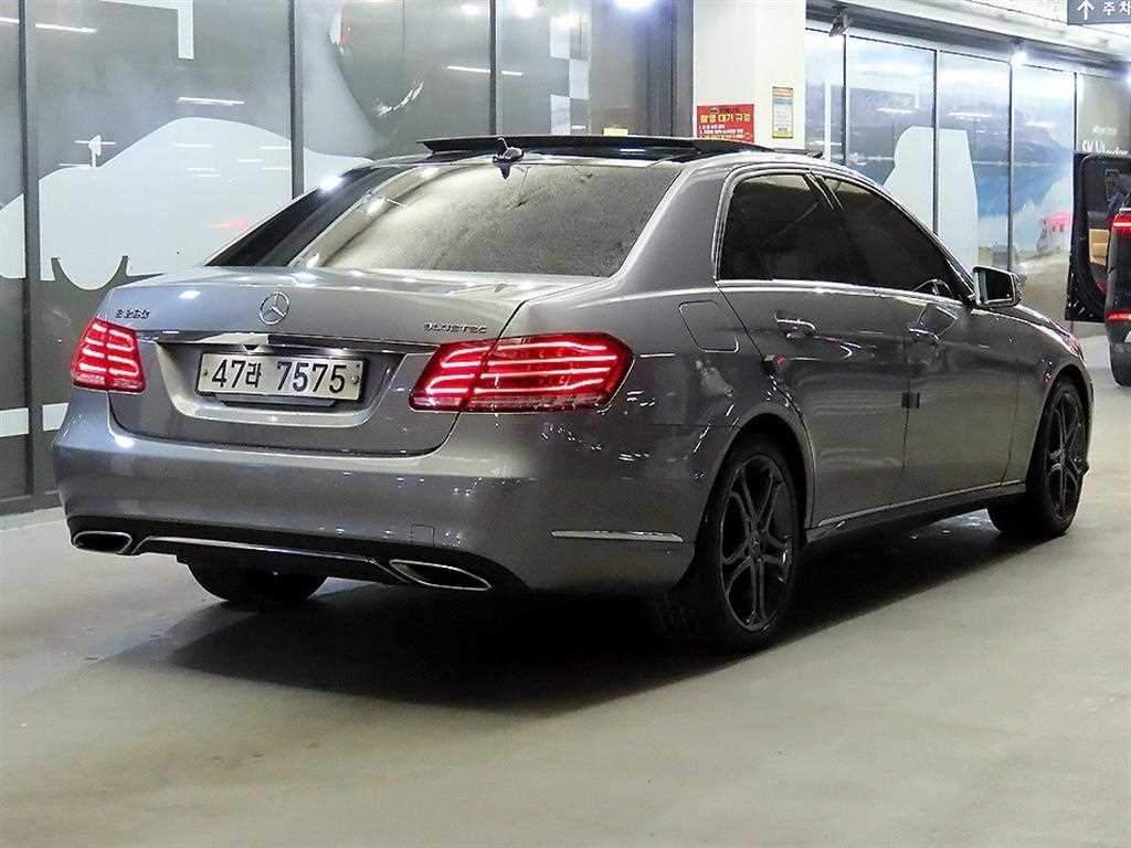Mercedes Benz E class - Vista 4