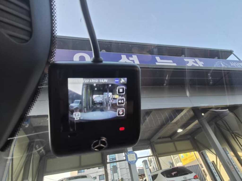 Mercedes Benz GLC Class - Vista 12