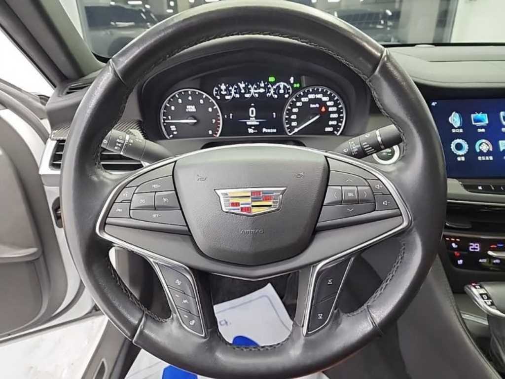 Cadillac CT6 - Vista 9