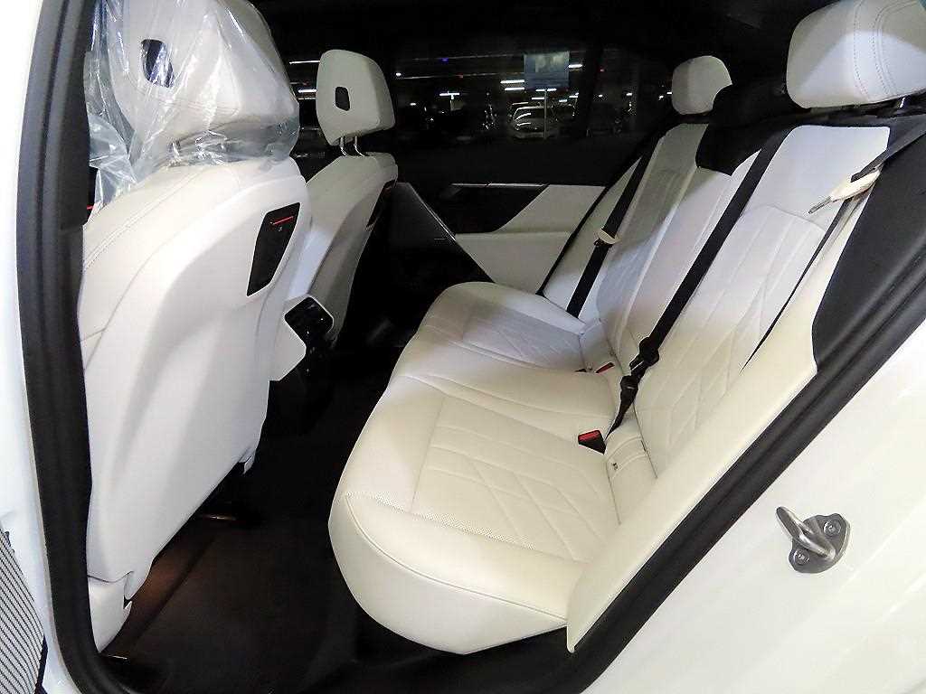 BMW 5 Series - Vista 7