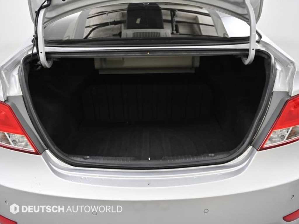 HYUNDAI Accent 2014 Plateado - Importación desde Corea - HF Imports Iquique - Foto 20