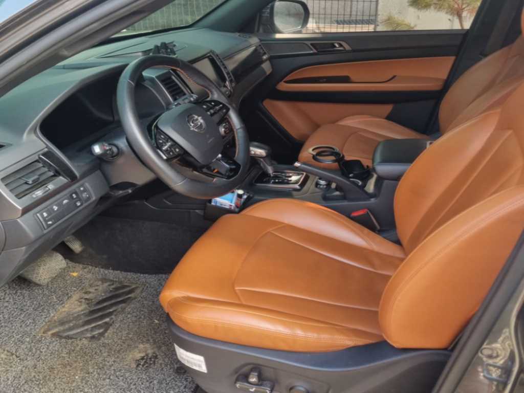 Ssangyong Rexton - Vista 9