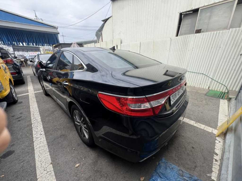 HYUNDAI Grandeur - Vista 2