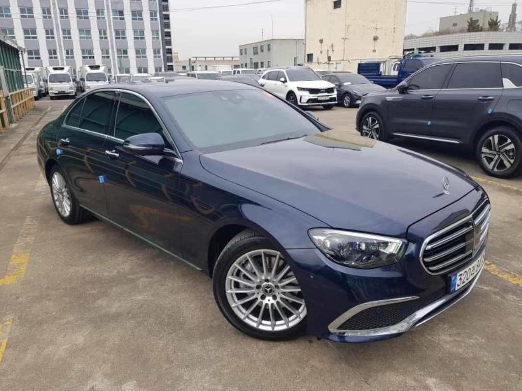 Mercedes Benz E class - Vista 3