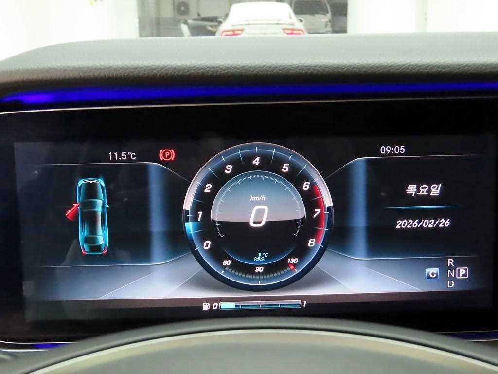 Mercedes Benz E class - Vista 5