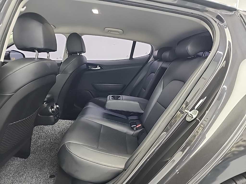 KIA Stinger - Vista 12