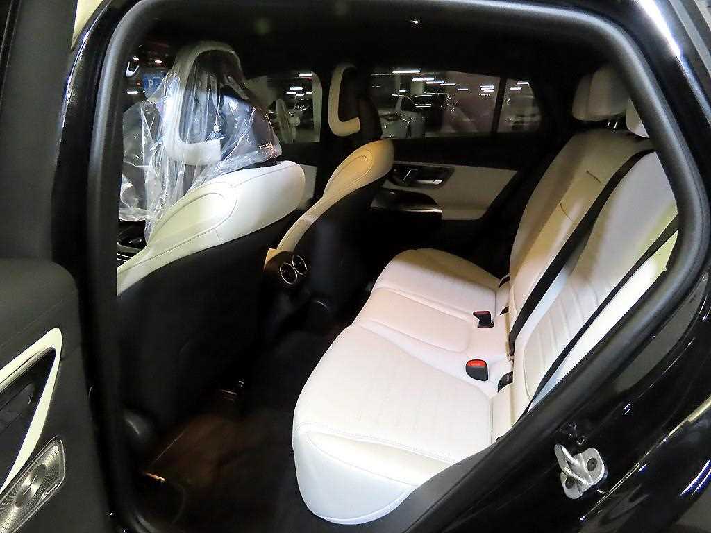 Mercedes Benz GLC Class - Vista 8