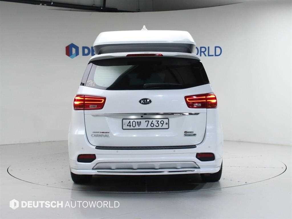 KIA Carnival - Vista 4