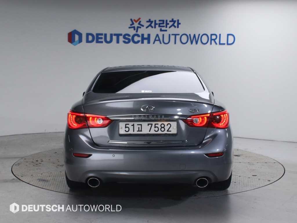 Infiniti Q - Vista 4