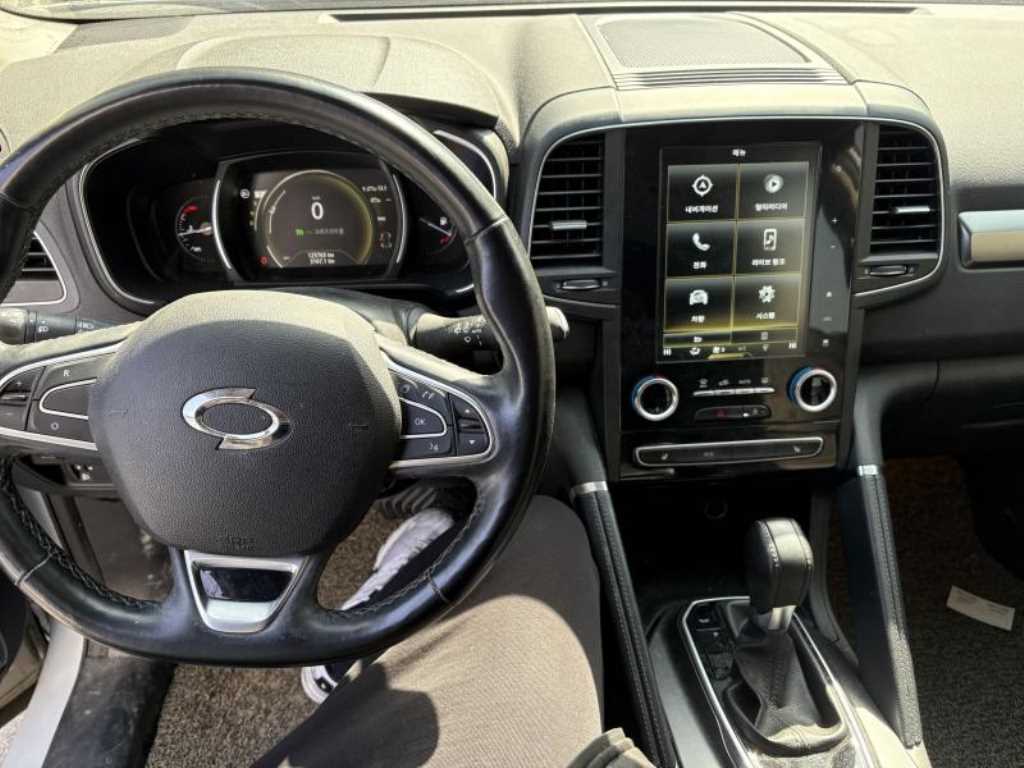 SAMSUNG QM6 - Vista 8