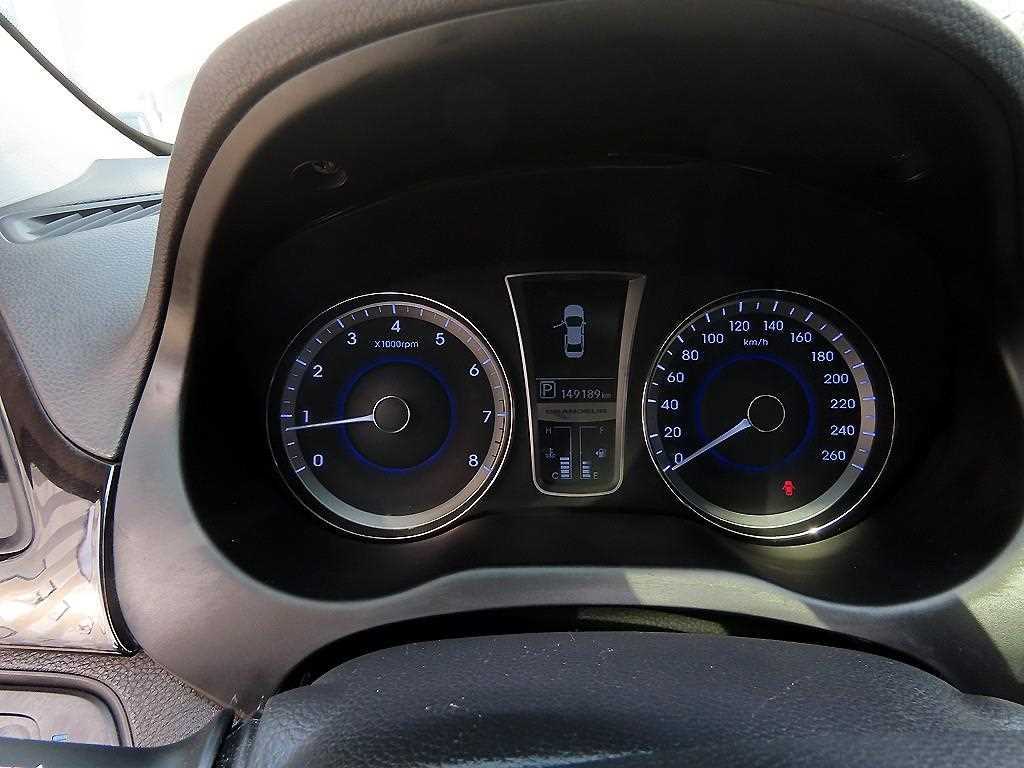 HYUNDAI Grandeur - Vista 9