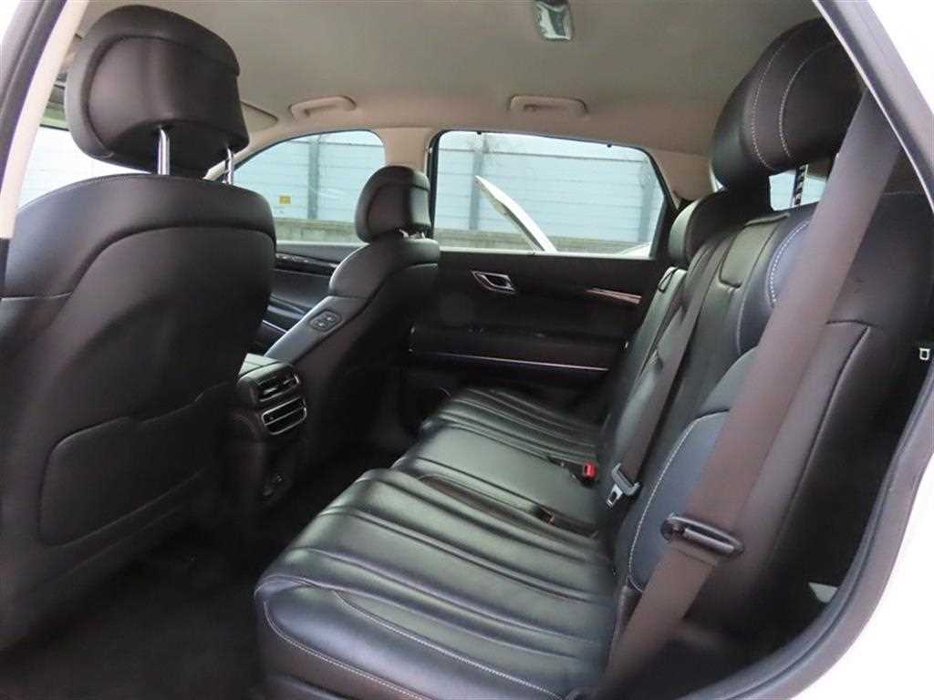 Genesis GV80 - Vista 8