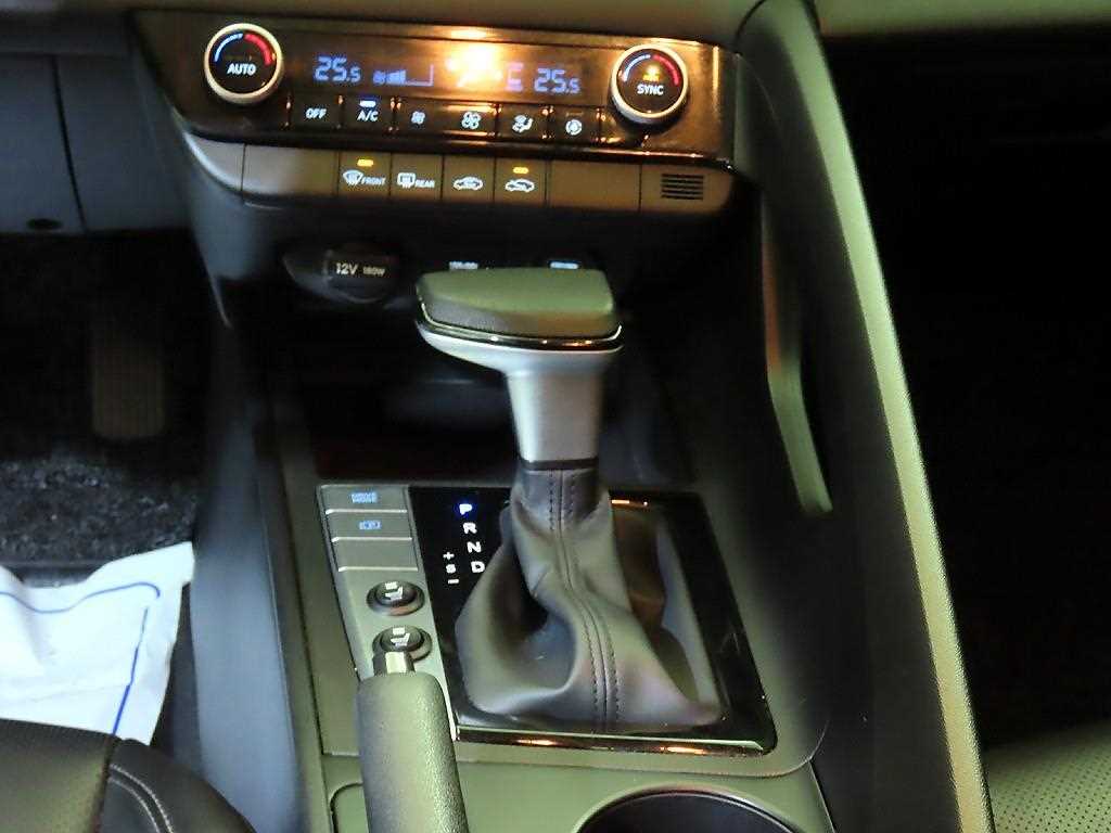 HYUNDAI Avante - Vista 12