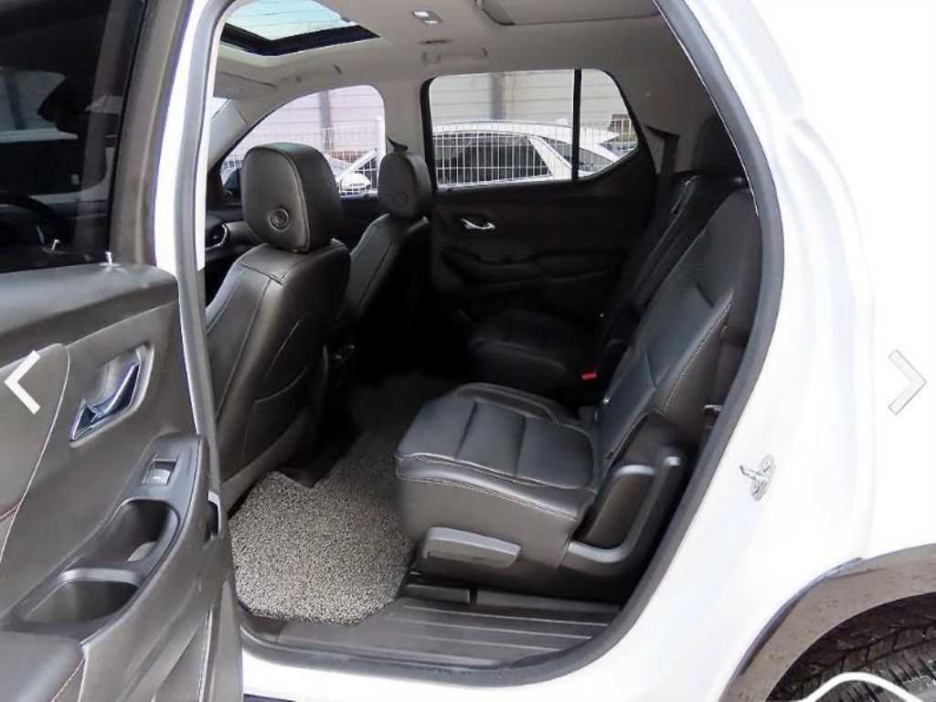 Chevrolet Travers - Vista 6