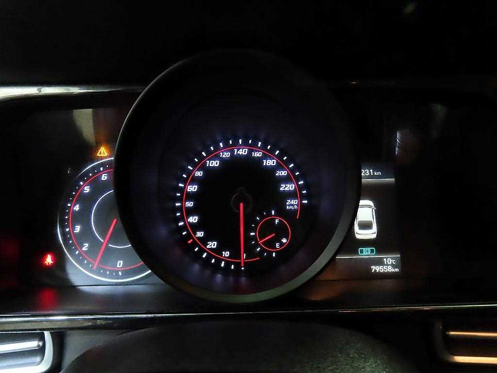 HYUNDAI Avante - Vista 9