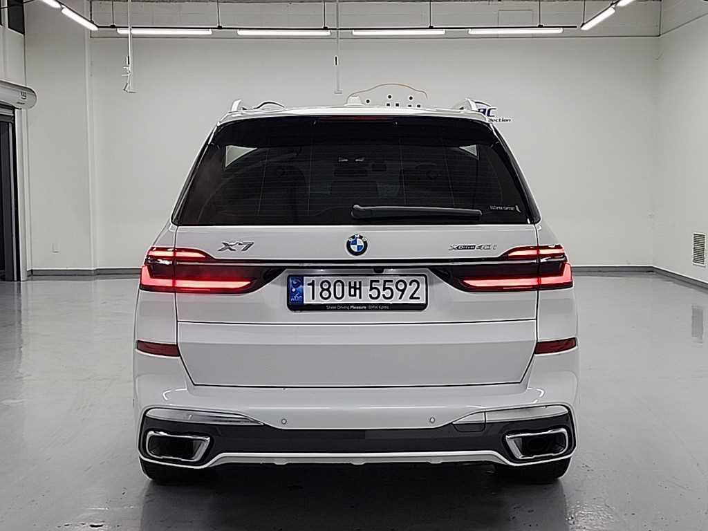 BMW X7 - Vista 3