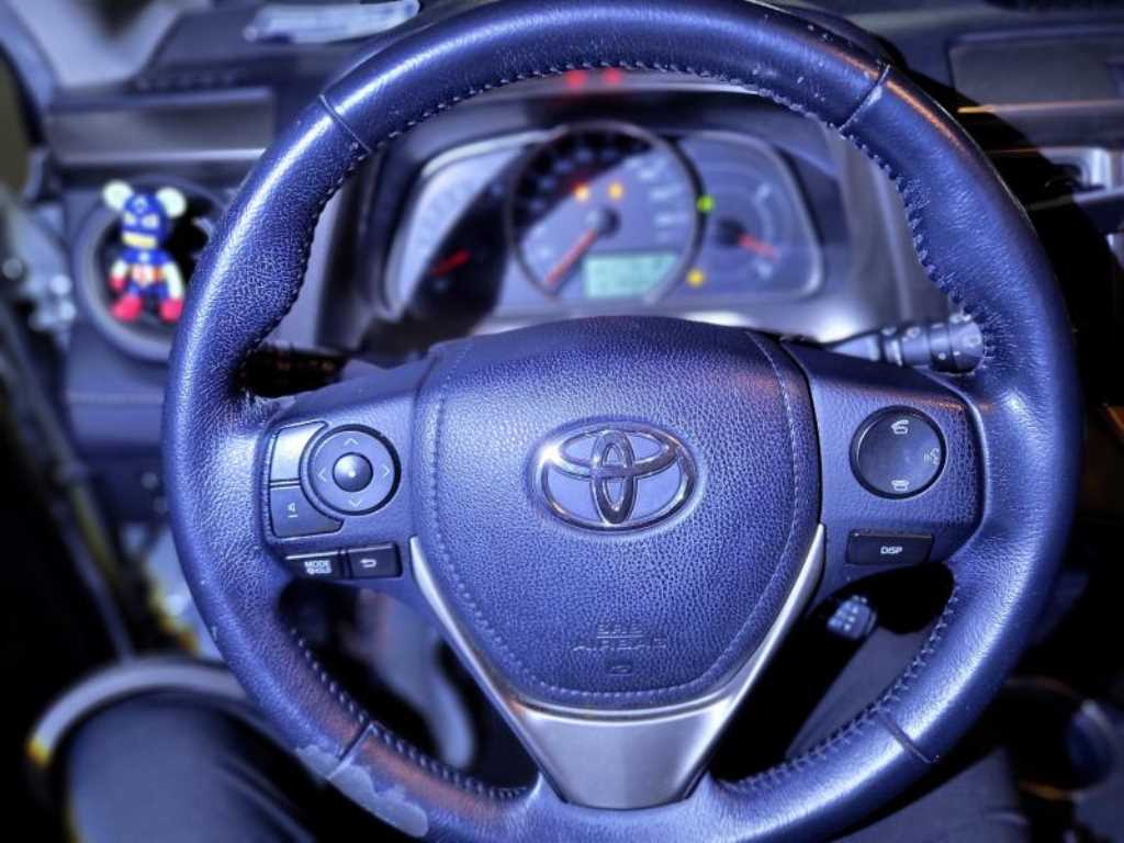 Toyota RAV4 - Vista 5