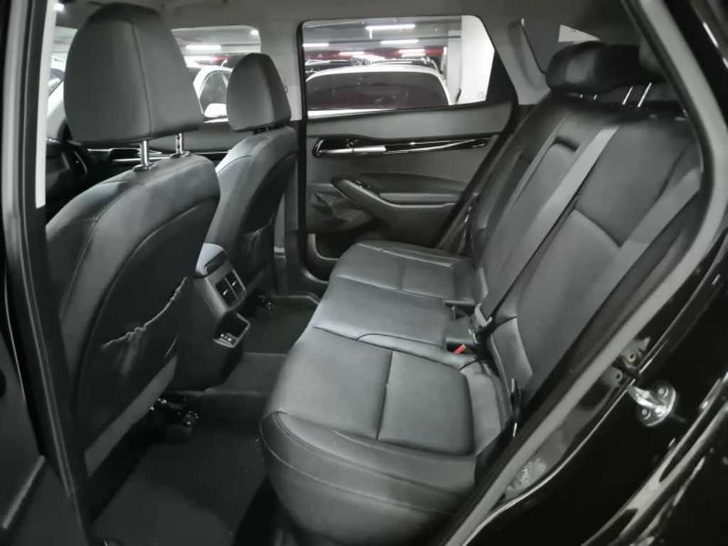 KIA Seltos - Vista 8