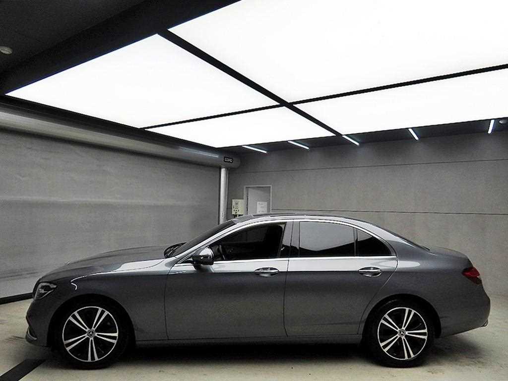 Mercedes Benz E class - Vista 4