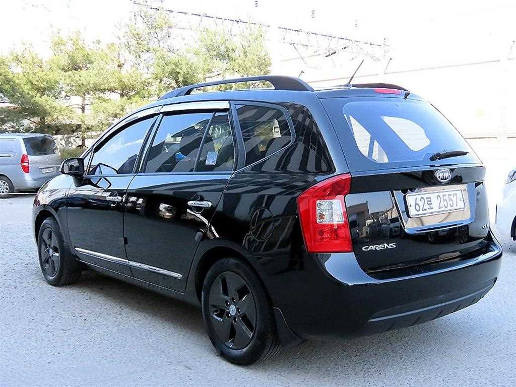 KIA Carens - Vista 3