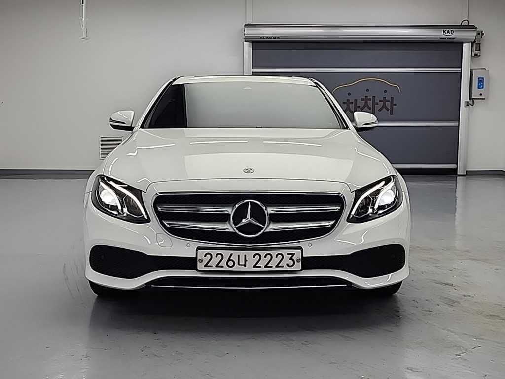 Mercedes Benz E class - Vista 2